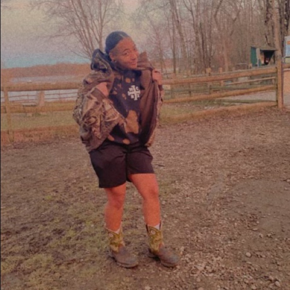 Meet your Posher, Mya